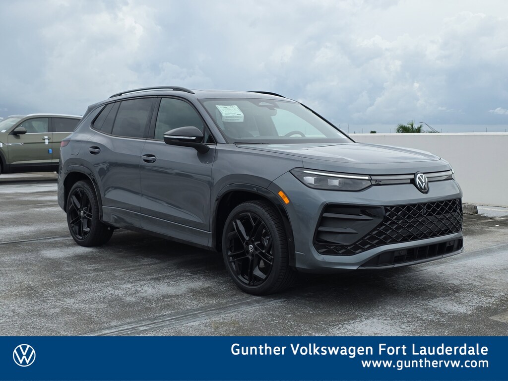New 2025 Volkswagen Tiguan 2.0T SE R-Line Black SUV
