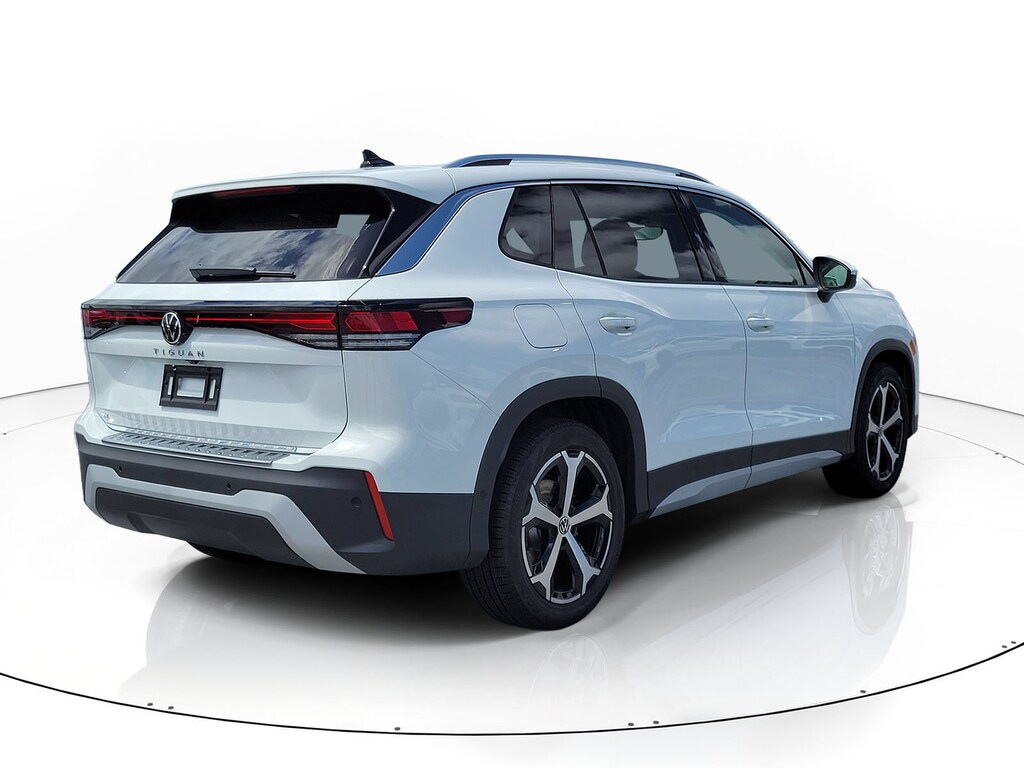 New 2026 Volkswagen Tiguan 2.0T SE SUV