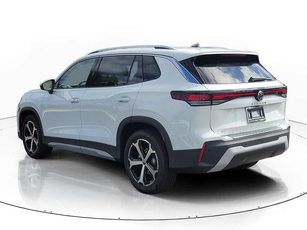 New 2026 Volkswagen Tiguan 2.0T SE SUV