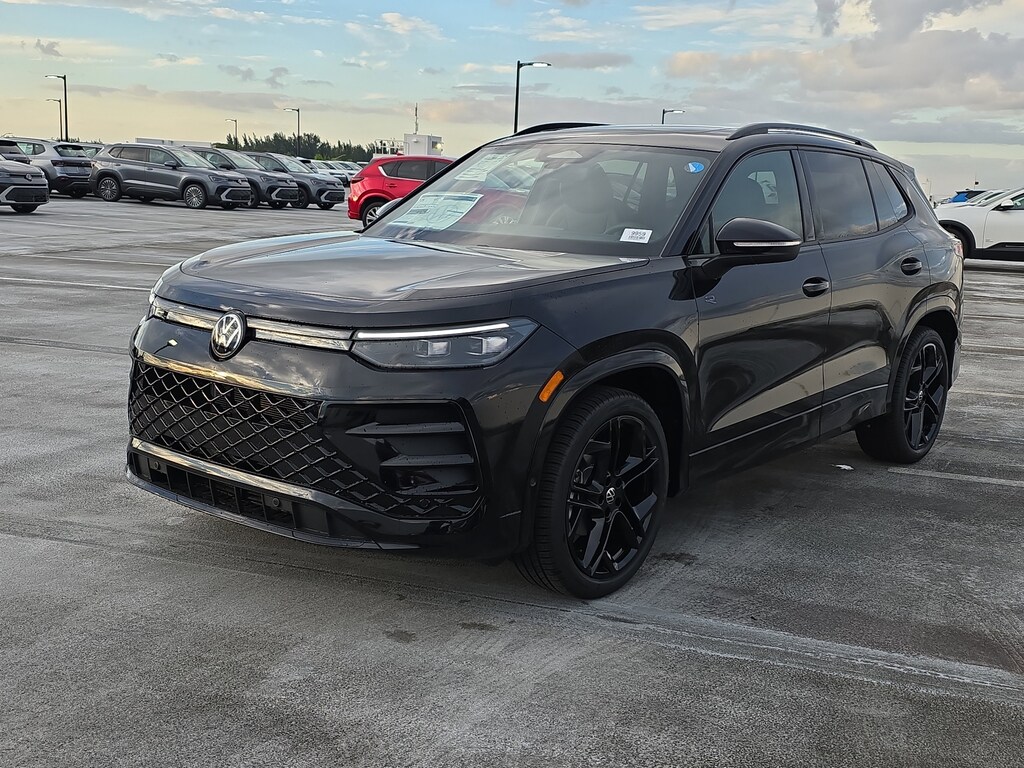 New 2026 Volkswagen Tiguan 2.0T SE R-Line Black SUV