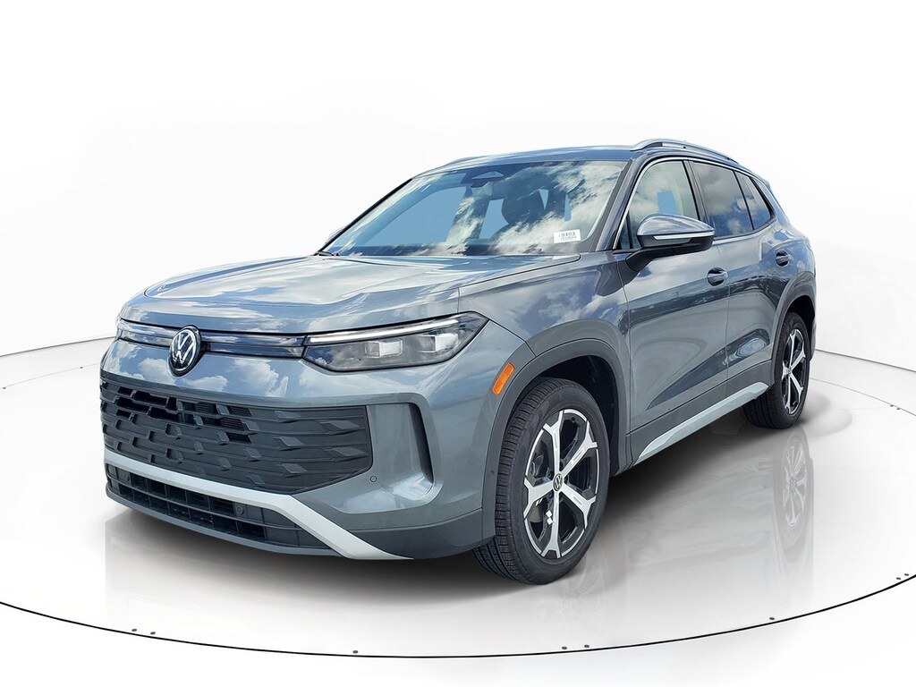 New 2026 Volkswagen Tiguan 2.0T SE SUV