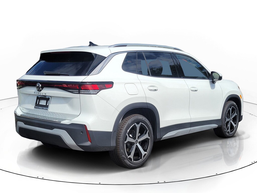 New 2026 Volkswagen Tiguan 2.0T SE SUV