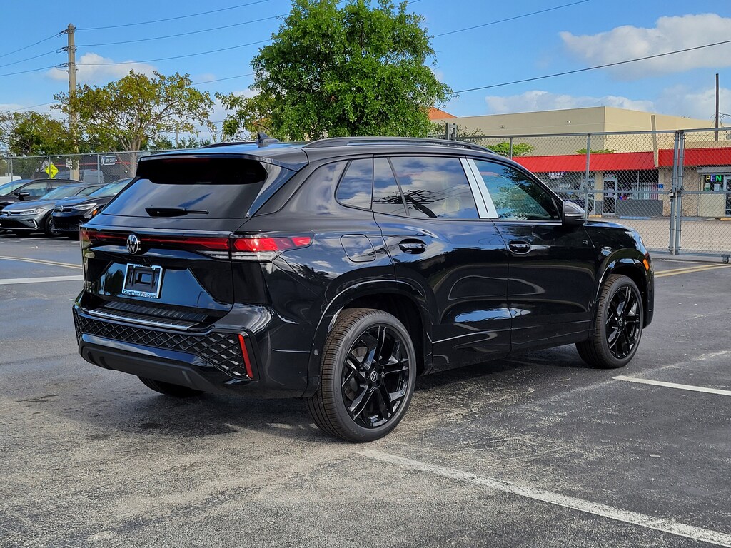 New 2026 Volkswagen Tiguan SE R-Line Black SUV