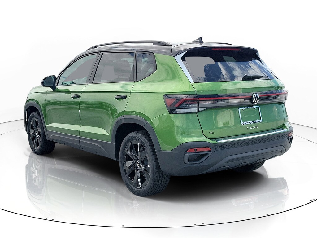 New 2026 Volkswagen Taos 1.5T SE Black SUV