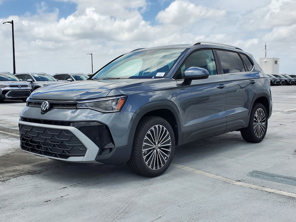 New 2026 Volkswagen Taos 1.5T SE SUV