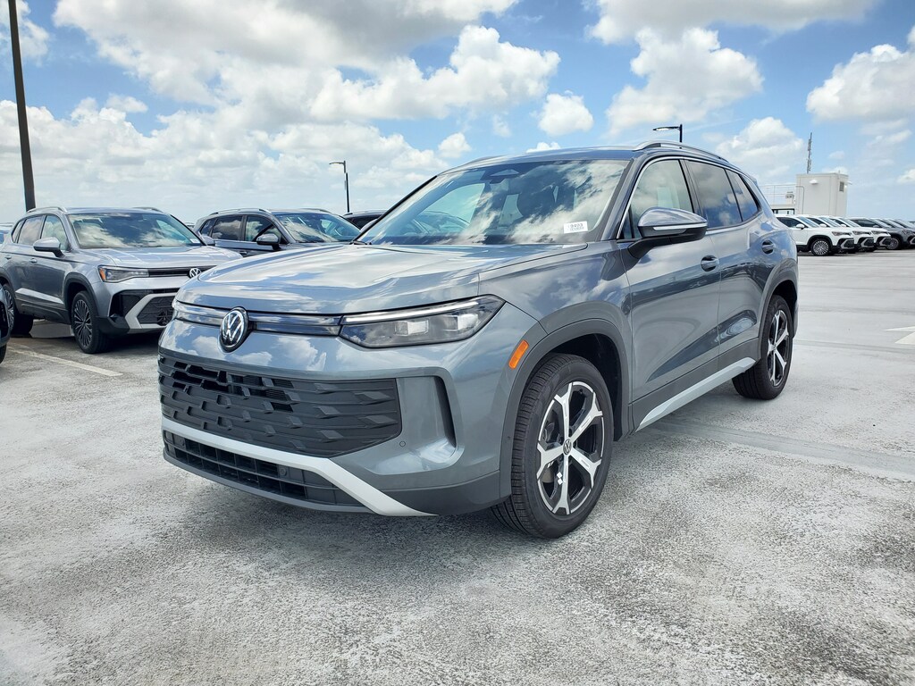 New 2026 Volkswagen Tiguan SE SUV