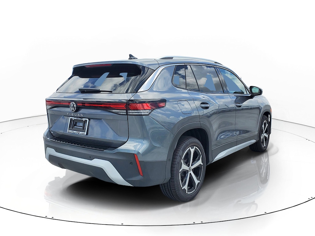 New 2026 Volkswagen Tiguan SE SUV