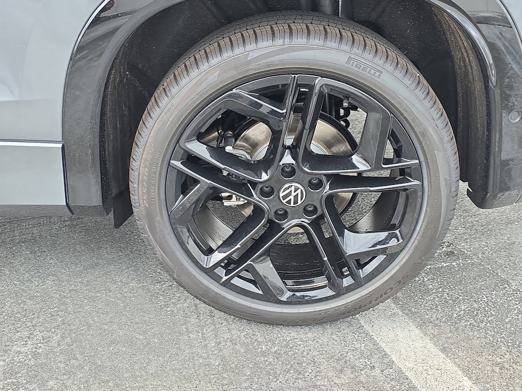 New 2026 Volkswagen Tiguan 2.0T SE R-Line Black SUV