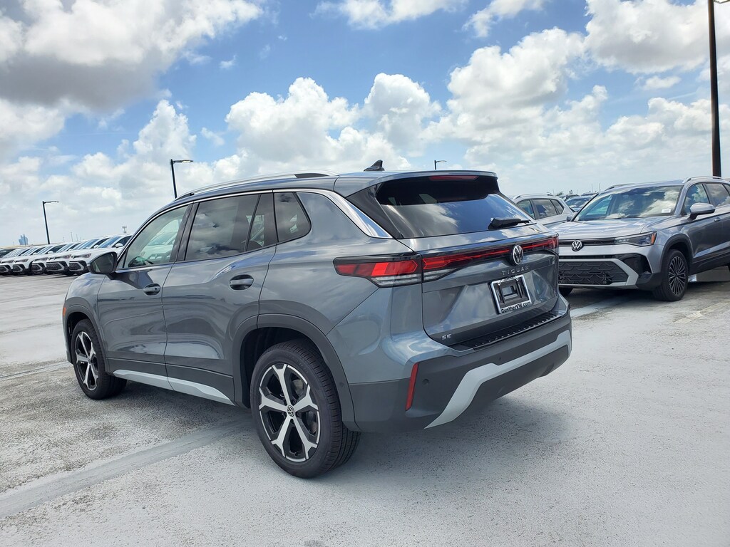 New 2026 Volkswagen Tiguan SE SUV