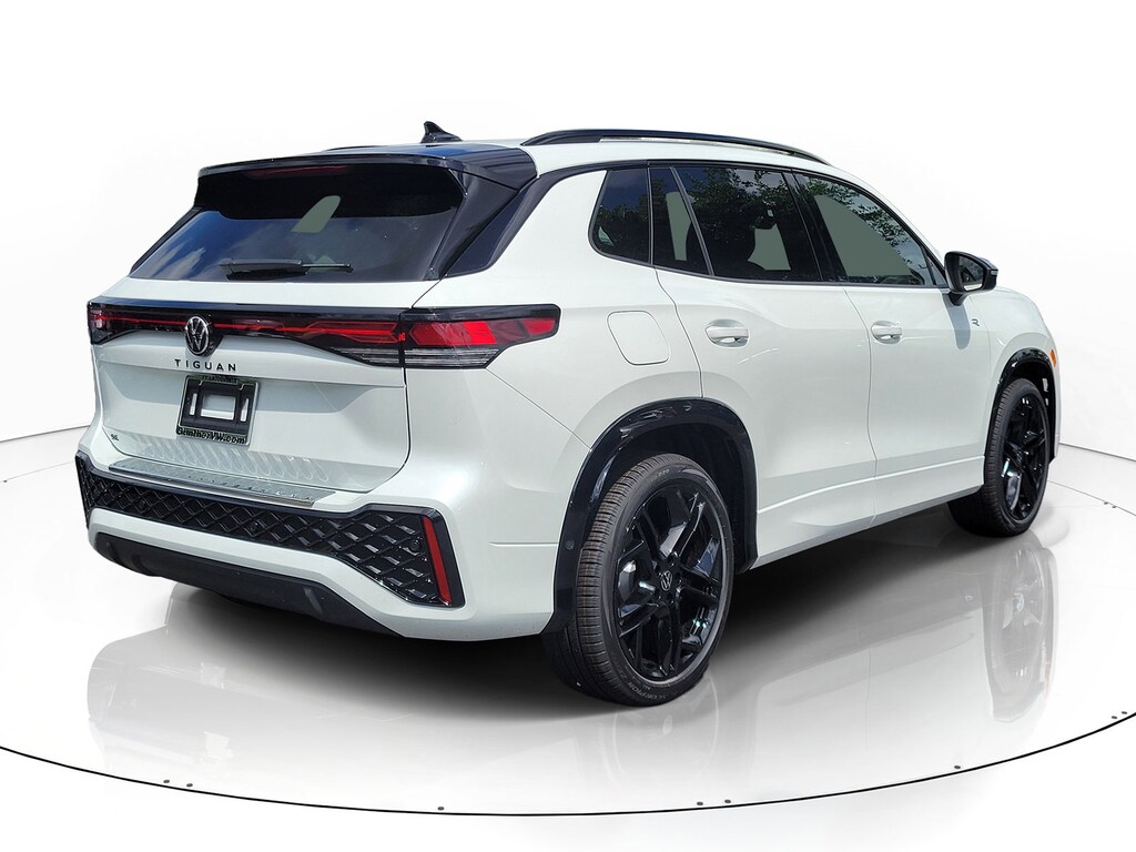 New 2026 Volkswagen Tiguan 2.0T SE R-Line Black SUV