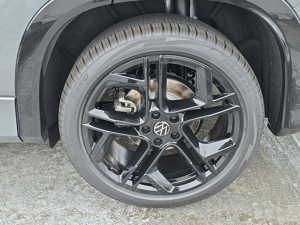 New 2025 Volkswagen Tiguan 2.0T SE R-Line Black SUV