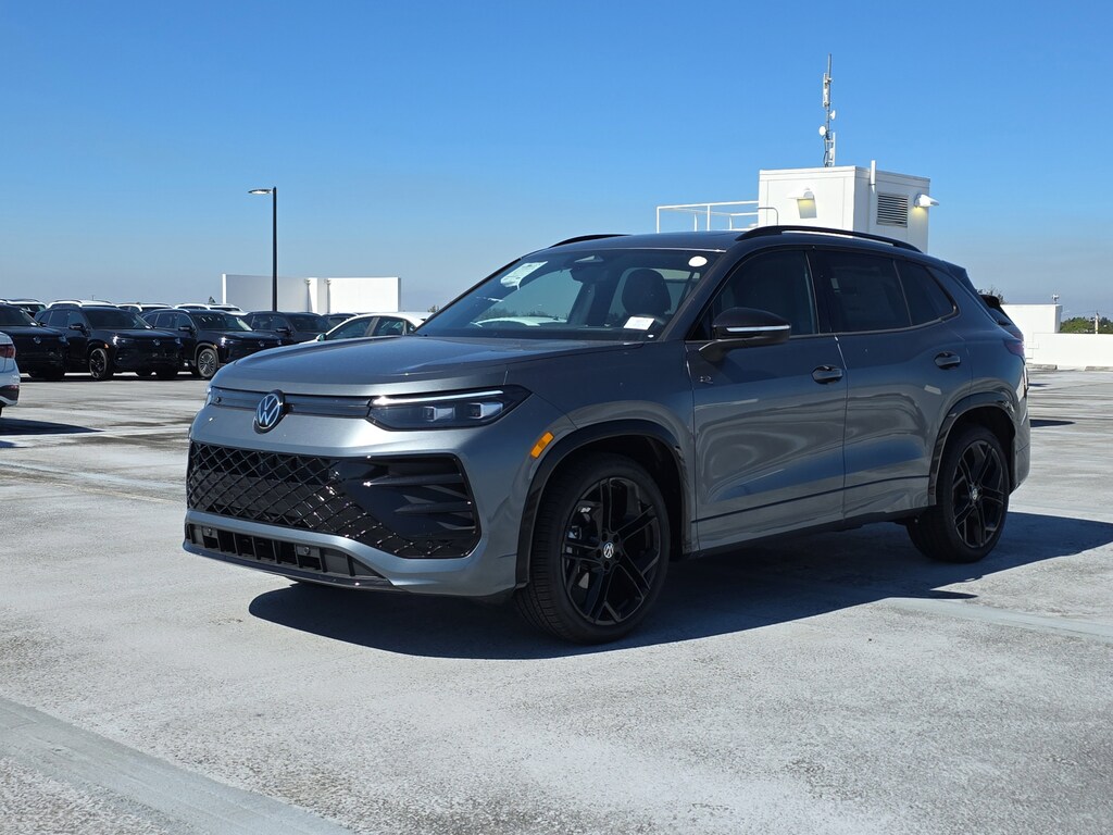 New 2026 Volkswagen Tiguan 2.0T SE R-Line Black SUV