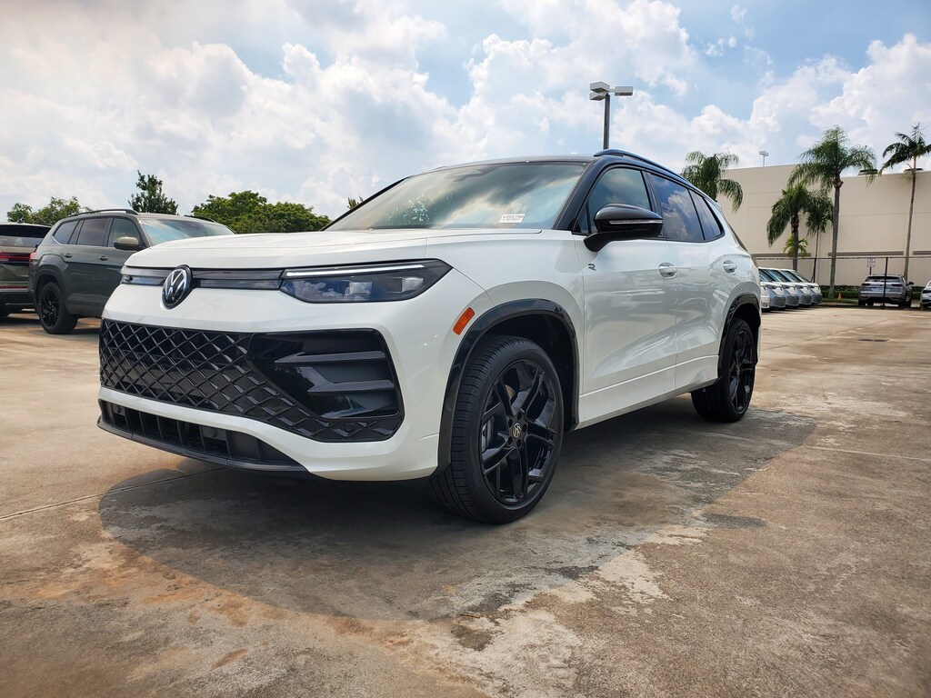 New 2026 Volkswagen Tiguan 2.0T SE R-Line Black SUV