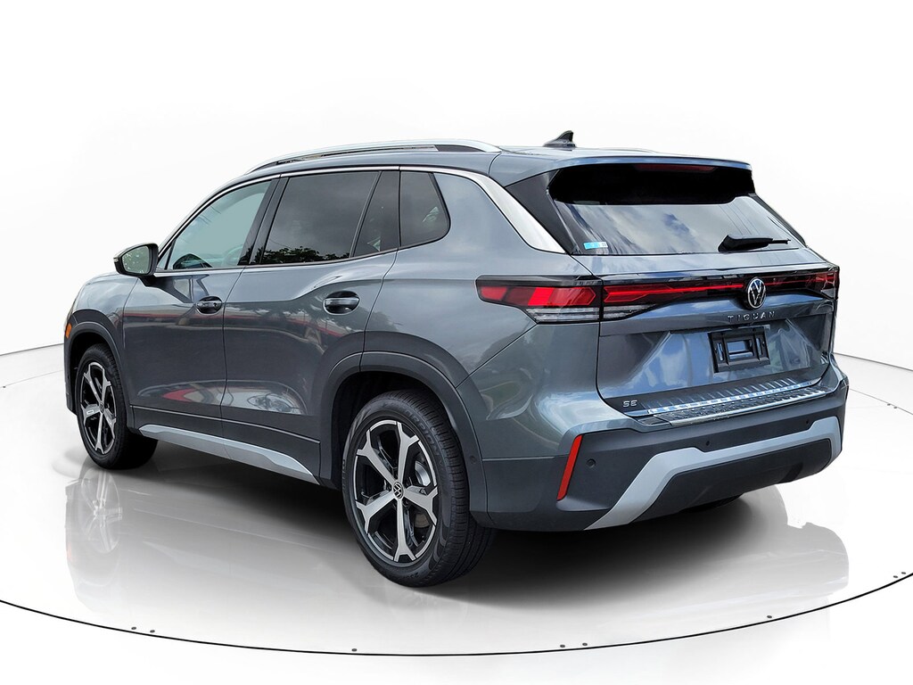 New 2026 Volkswagen Tiguan 2.0T SE SUV