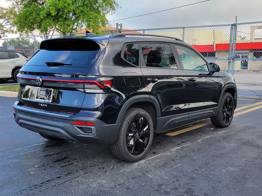 New 2027 Volkswagen Taos 1.5T SE Black SUV
