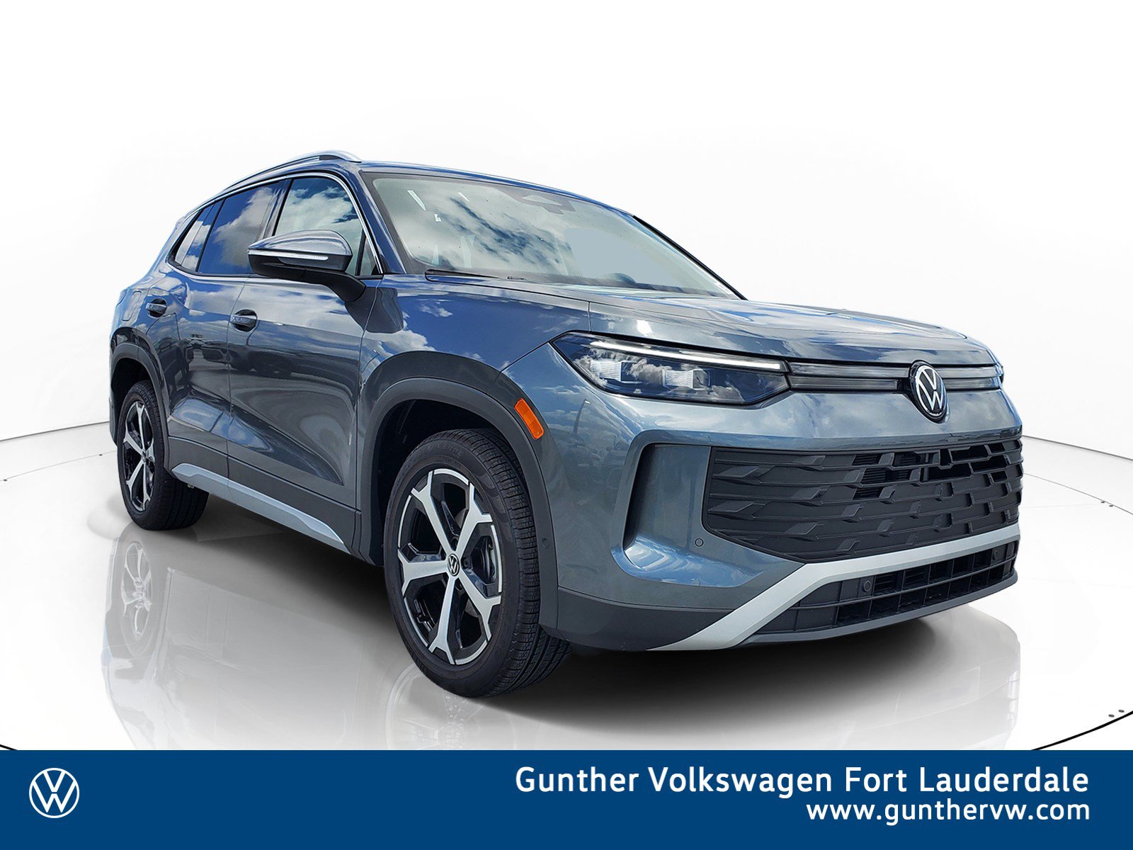 New 2026 Volkswagen Tiguan SE SUV