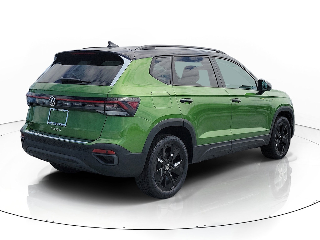 New 2026 Volkswagen Taos 1.5T SE Black SUV