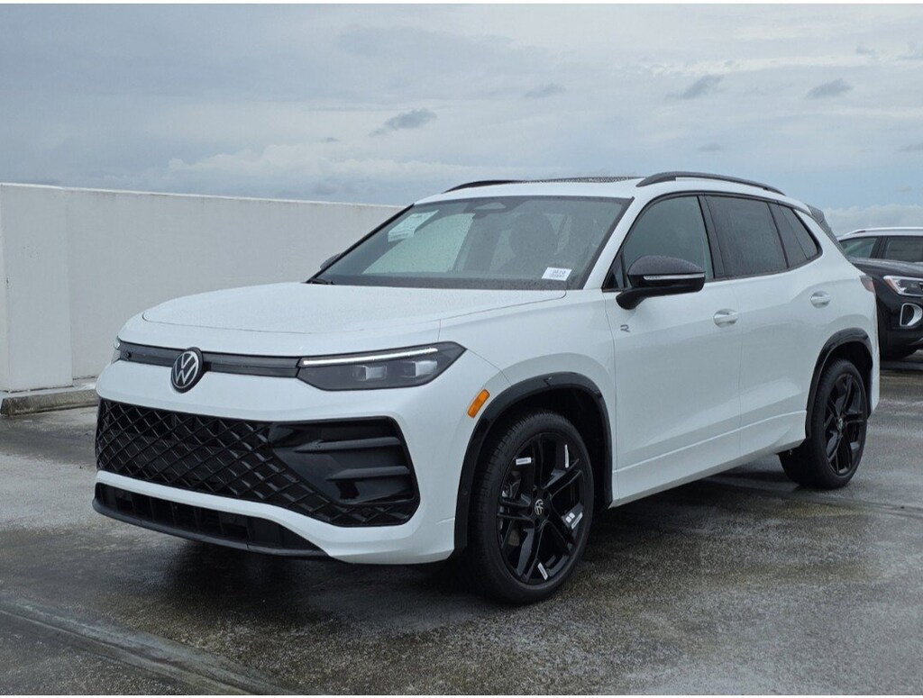 New 2026 Volkswagen Tiguan 2.0T SE R-Line Black SUV