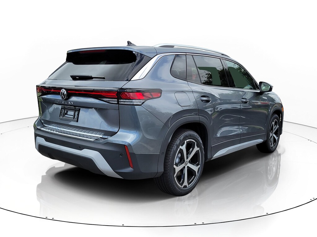 New 2026 Volkswagen Tiguan SE SUV