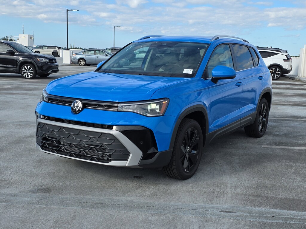 New 2025 Volkswagen Taos 1.5T SE SUV