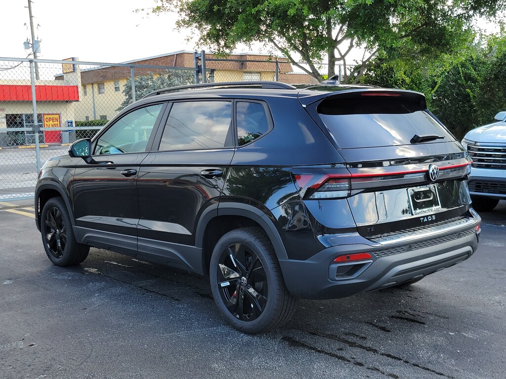 New 2027 Volkswagen Taos 1.5T SE Black SUV