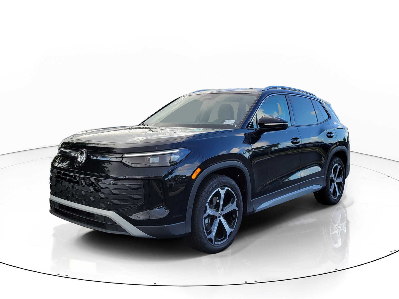 New 2026 Volkswagen Tiguan SE SUV