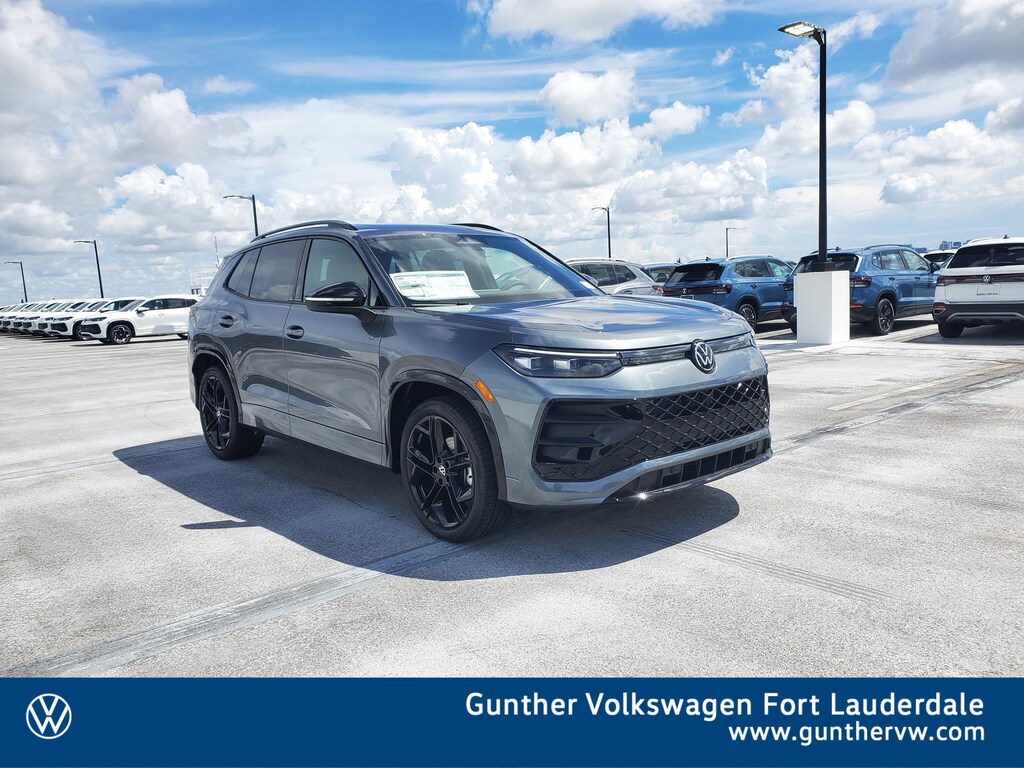 New 2026 Volkswagen Tiguan 2.0T SE SUV