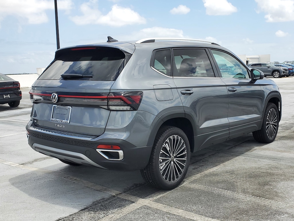 New 2026 Volkswagen Taos 1.5T SE SUV