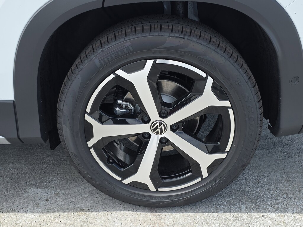 New 2026 Volkswagen Tiguan 2.0T SE SUV