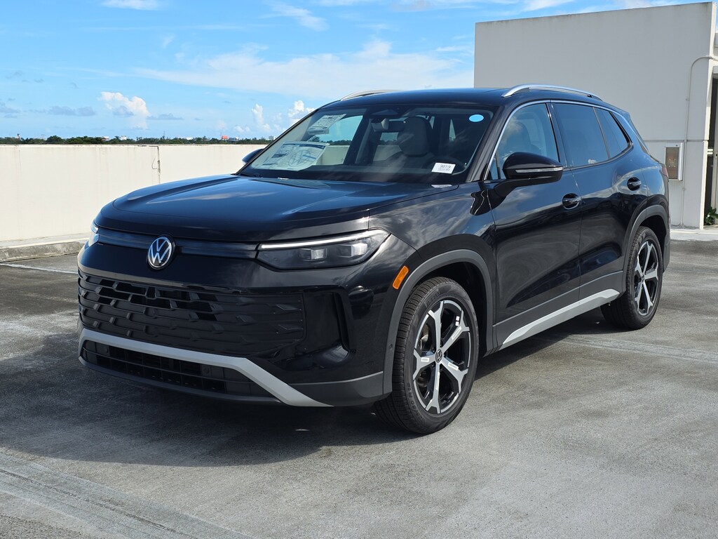 New 2025 Volkswagen Tiguan 2.0T SE SUV