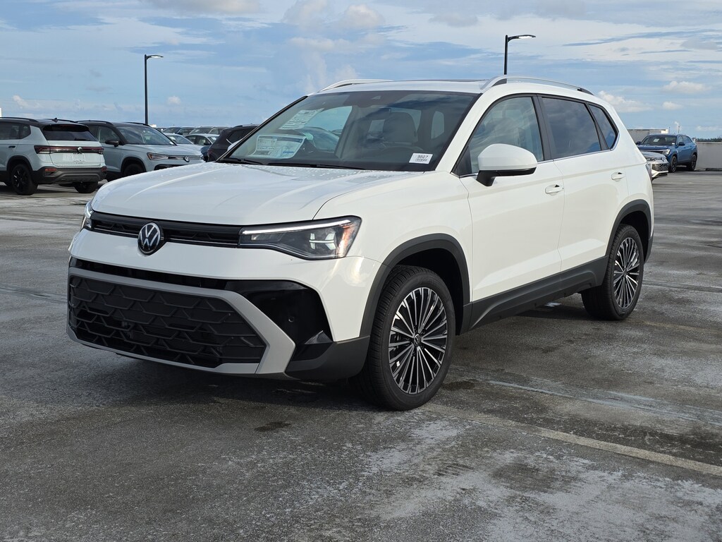New 2025 Volkswagen Taos 1.5T SE SUV