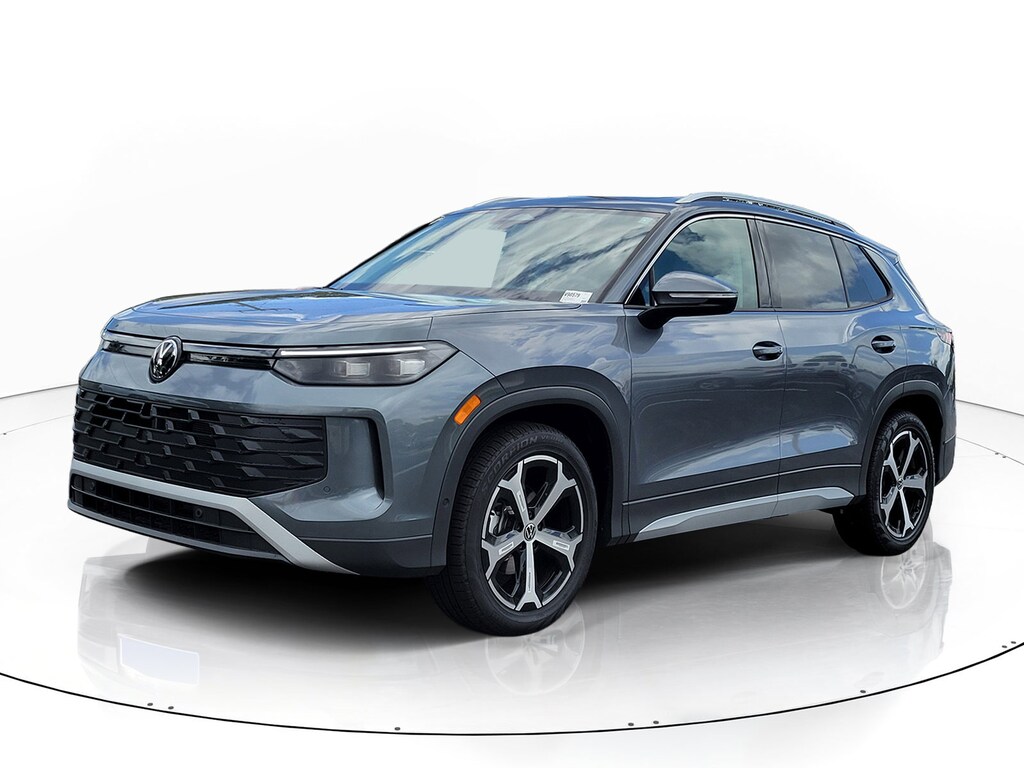 New 2026 Volkswagen Tiguan SE SUV