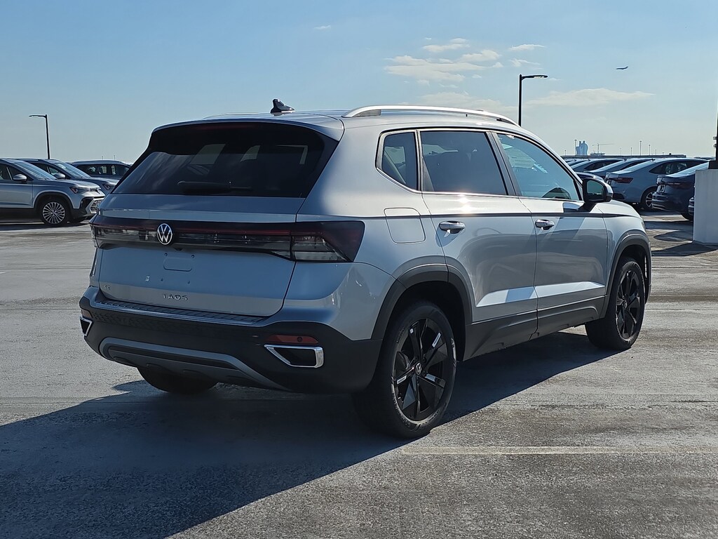 New 2026 Volkswagen Taos 1.5T SE SUV
