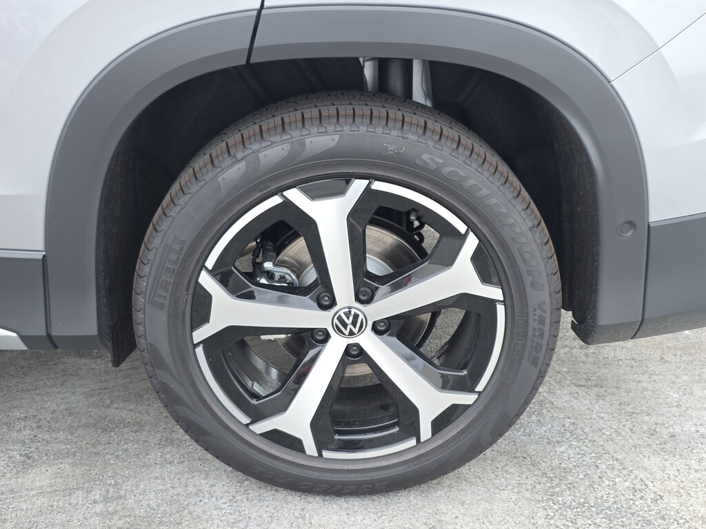 New 2026 Volkswagen Tiguan 2.0T SE SUV