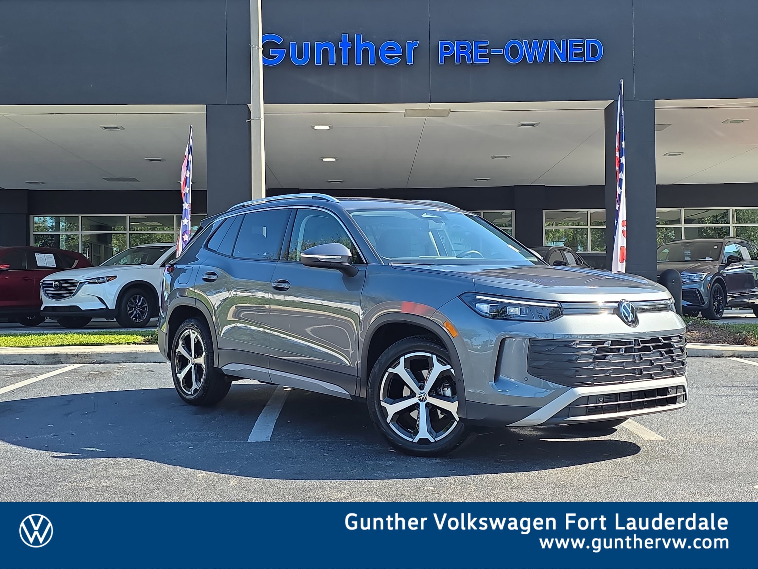 2026 Volkswagen Tiguan SE's photo