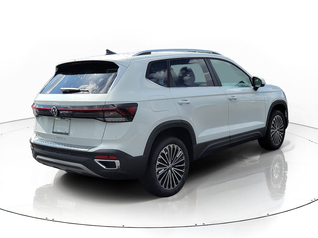 New 2026 Volkswagen Taos 1.5T SE SUV