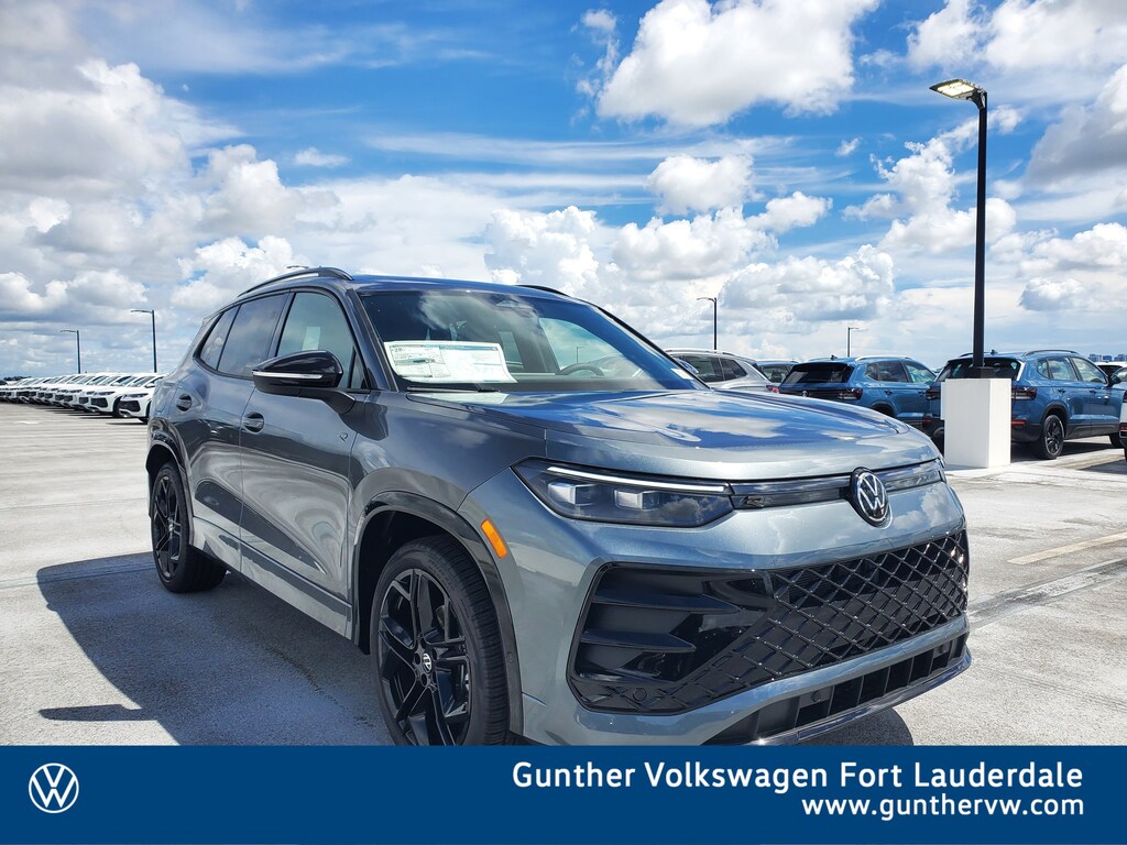 New 2026 Volkswagen Tiguan 2.0T SE R-Line Black SUV