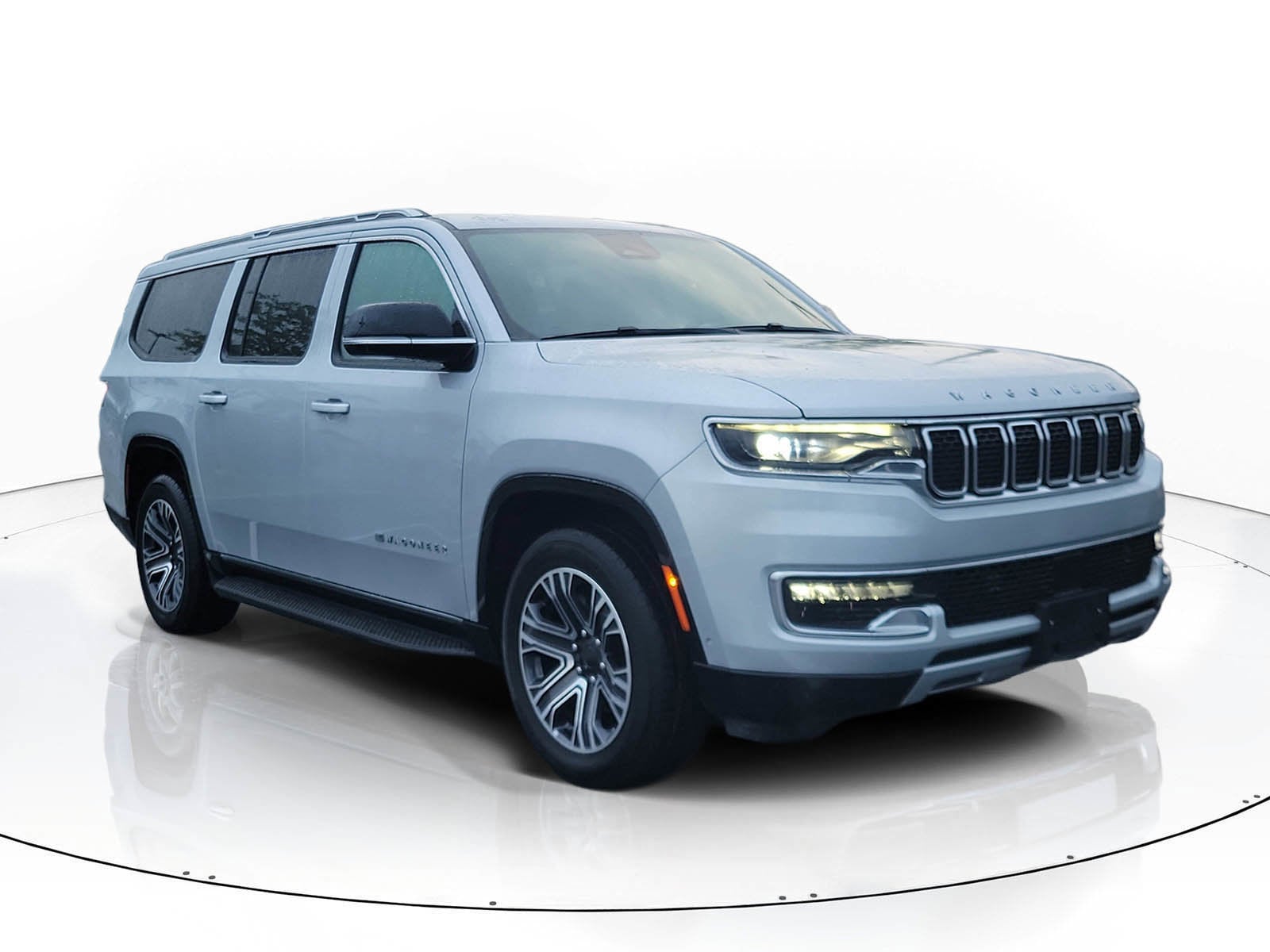 2023 Jeep Wagoneer L Series II 4WD's photo