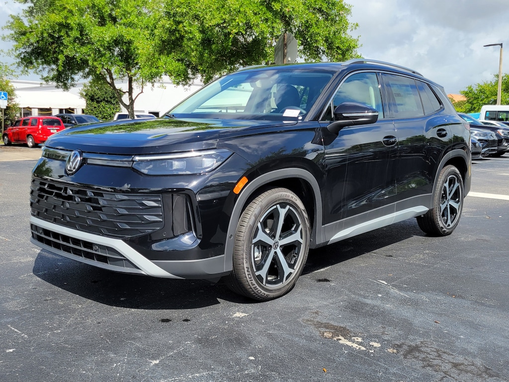 New 2026 Volkswagen Tiguan 2.0T SE SUV