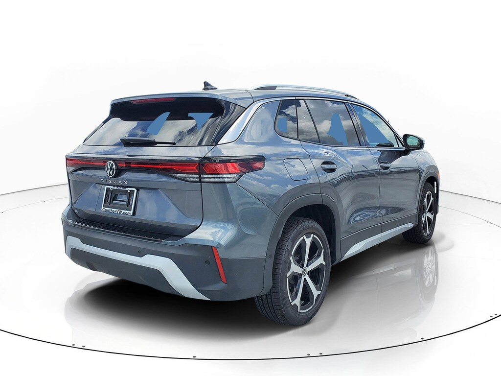 New 2026 Volkswagen Tiguan 2.0T SE SUV