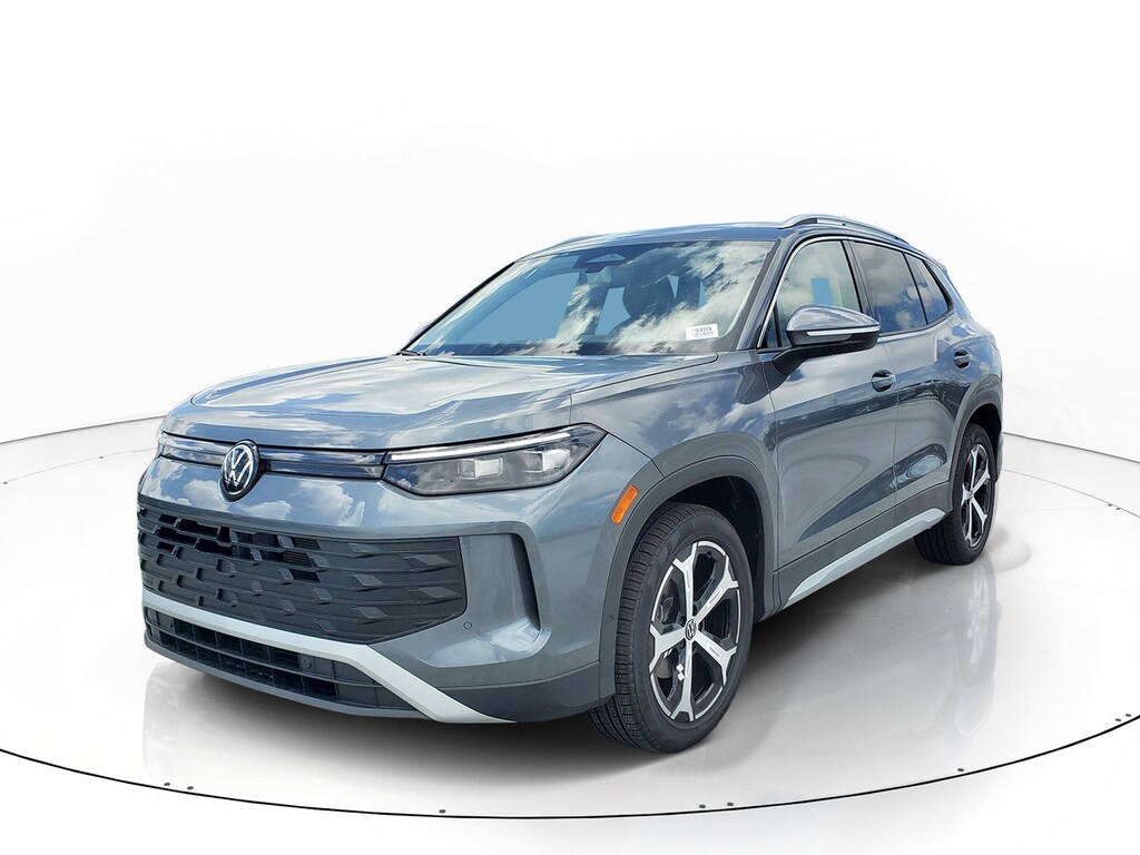 New 2026 Volkswagen Tiguan 2.0T SE SUV