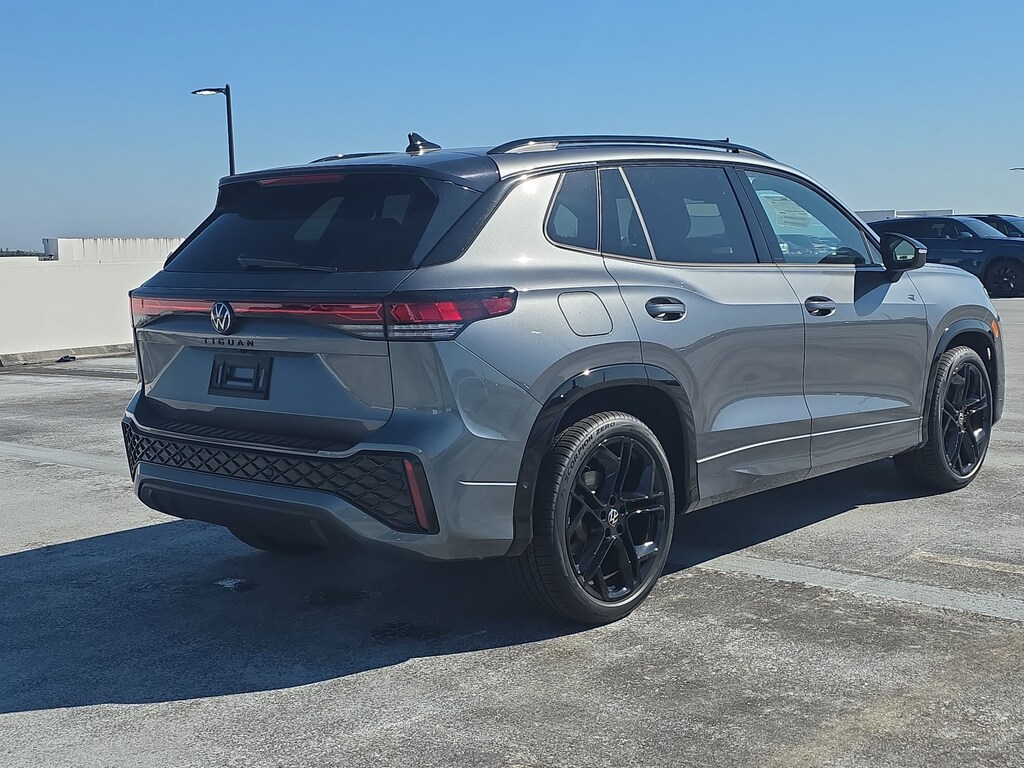 New 2026 Volkswagen Tiguan 2.0T SE R-Line Black SUV
