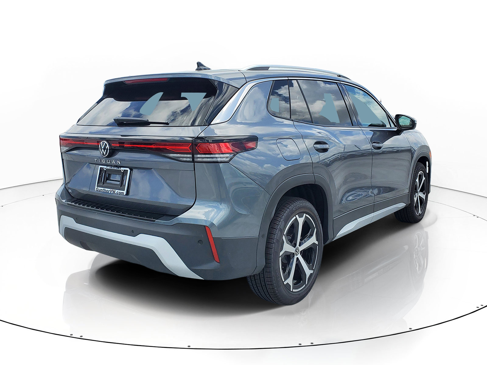 New 2026 Volkswagen Tiguan SE SUV