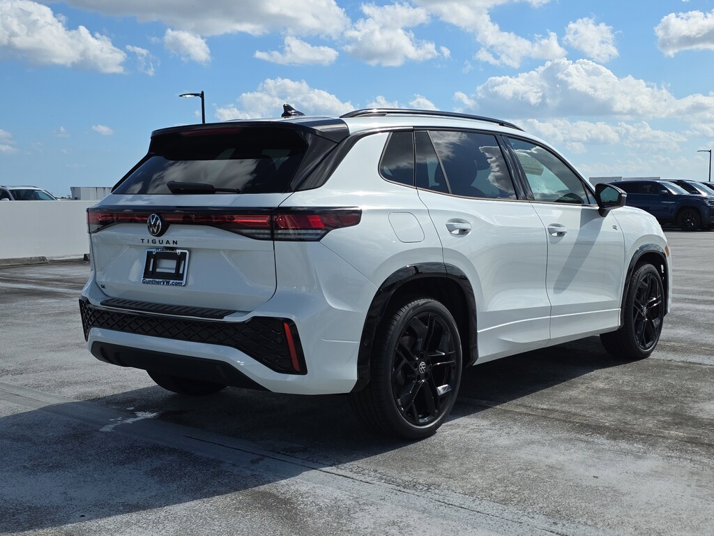 New 2026 Volkswagen Tiguan 2.0T SE R-Line Black SUV