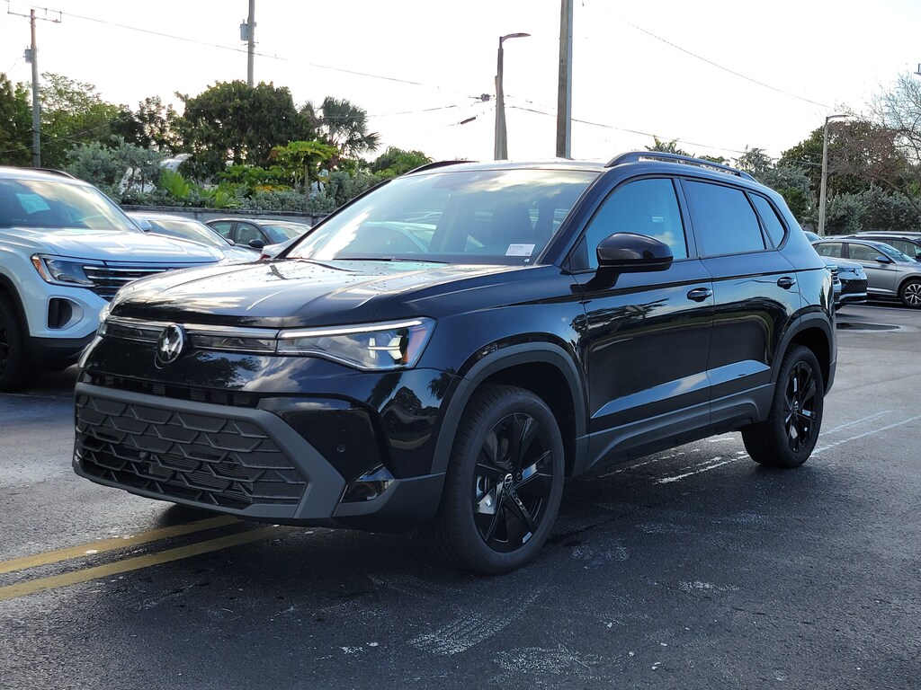 New 2027 Volkswagen Taos 1.5T SE Black SUV