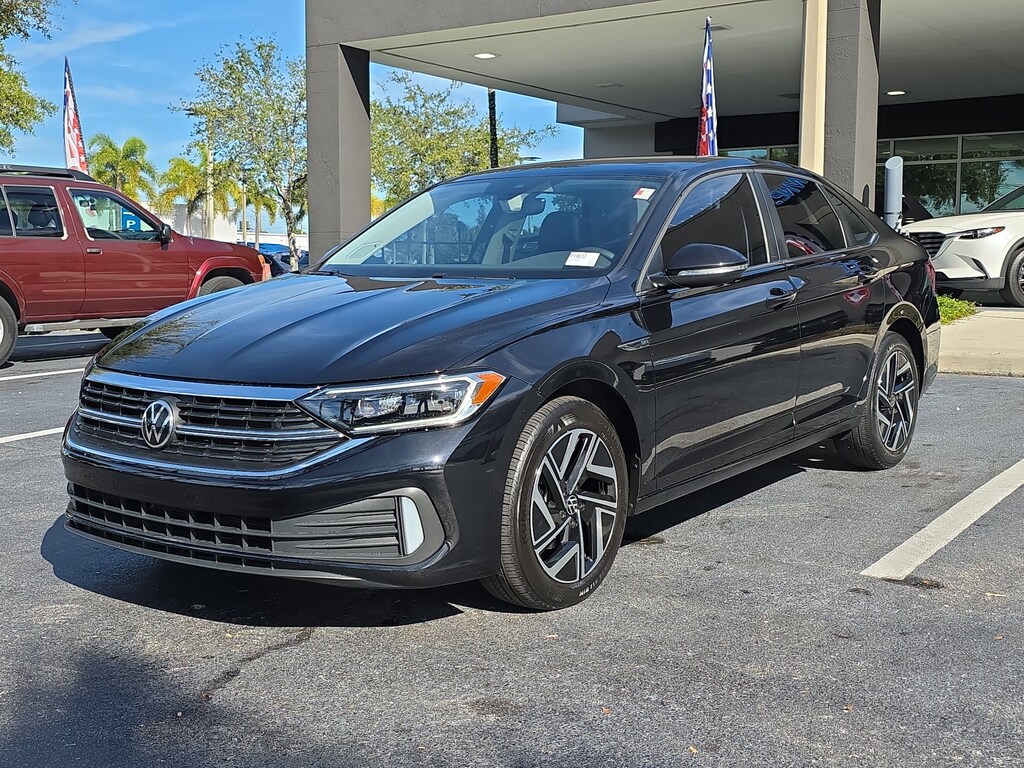 Certified 2022 Volkswagen Jetta 1.5T SEL Sedan