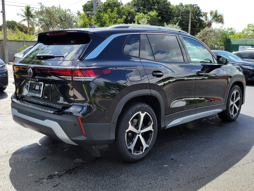 New 2026 Volkswagen Tiguan 2.0T SE SUV