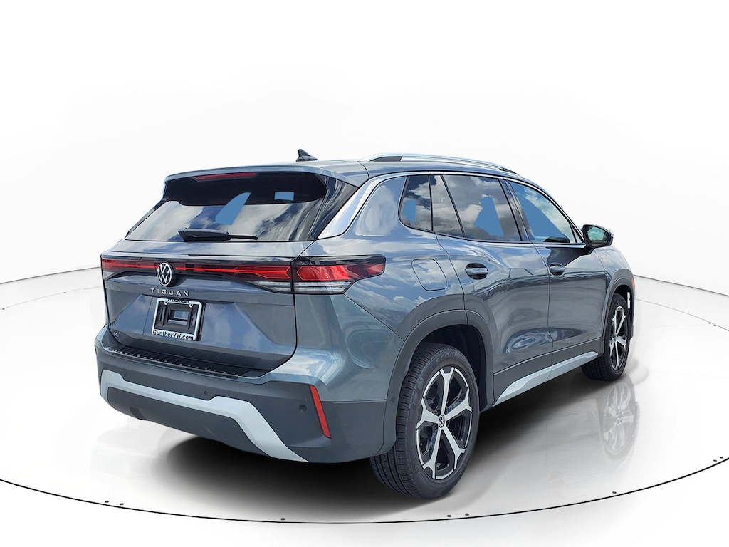 New 2026 Volkswagen Tiguan SE SUV