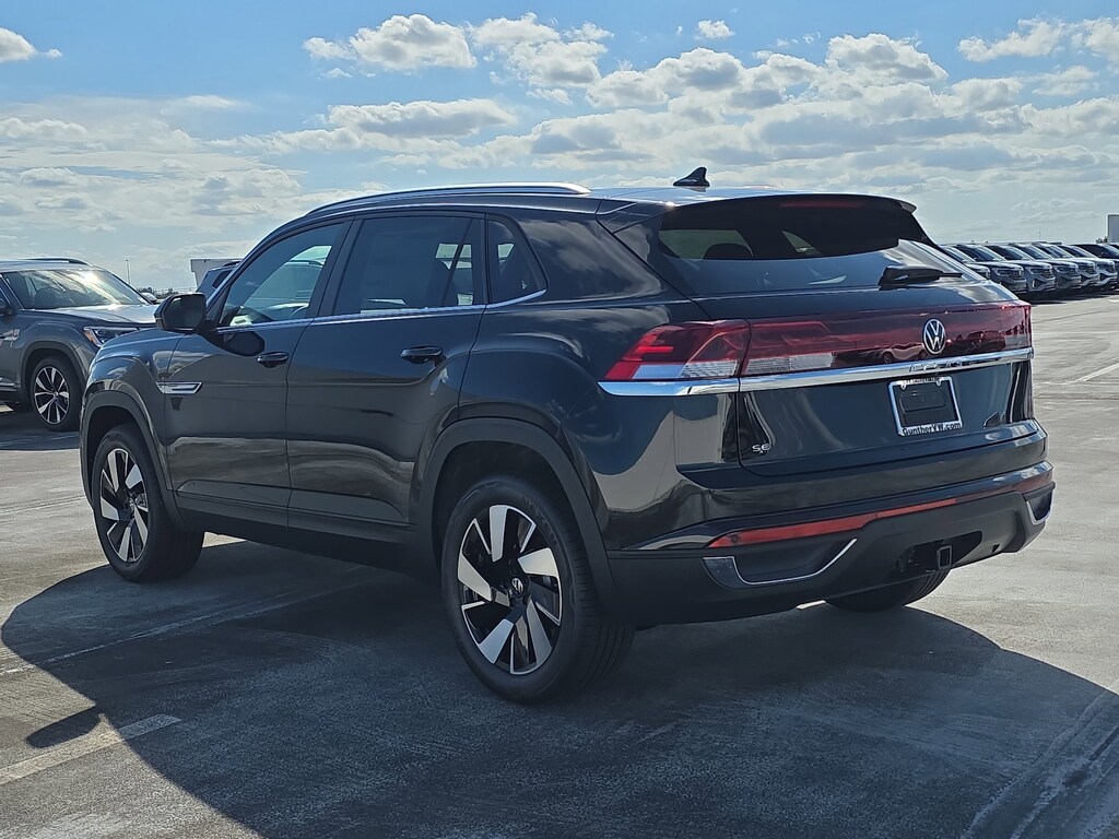 New 2026 Volkswagen Atlas Cross Sport 2.0T SE w/Technology SUV