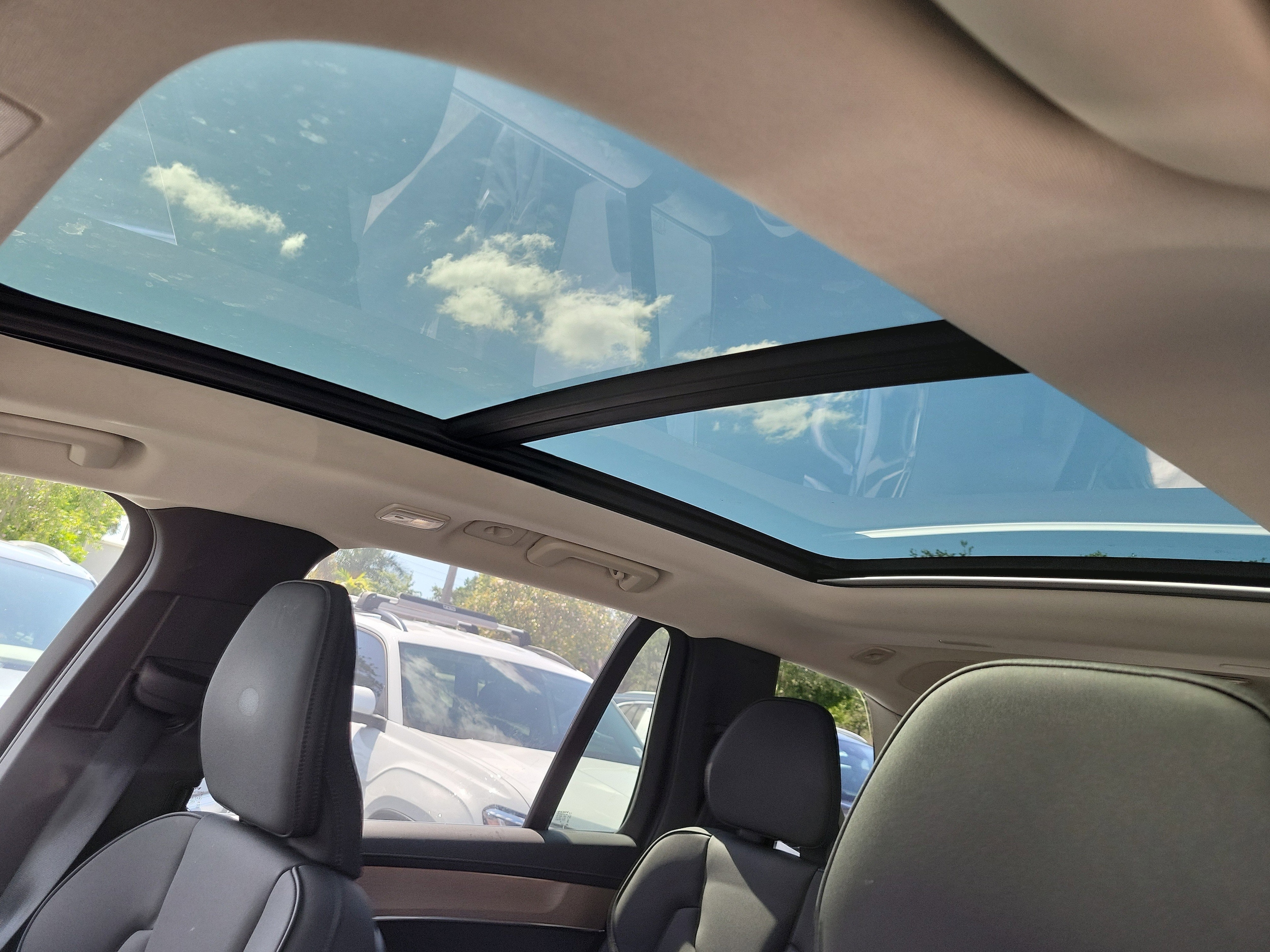 2025 Volvo XC90 Plus - Photo 22
